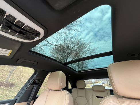 Used 2020 Porsche Macan image 23