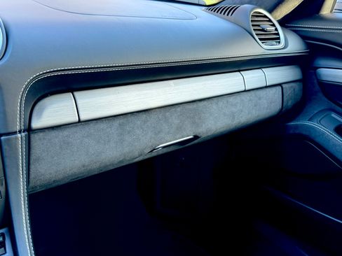 Used 2021 Porsche 718 Cayman GT4 image 22