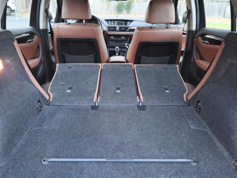 Used 2015 BMW X1 sDrive28i image 4