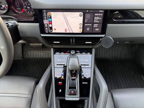 Used 2019 Porsche Cayenne image 19