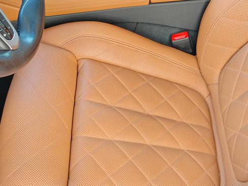 Used 2023 BMW X6 xDrive40i w/ Executive Package image 12