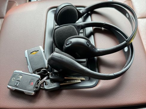 Used 2018 Chevrolet Silverado 1500 High Country w/ High Desert Package image 32