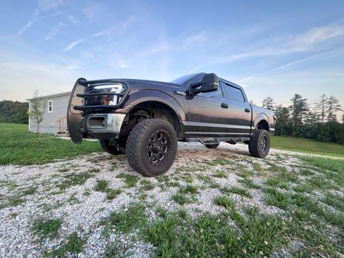 Used 2018 Ford F150 XLT image 8