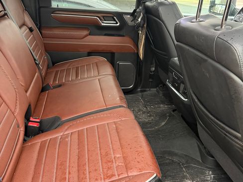 Used 2025 GMC Sierra 3500 Denali Ultimate image 8