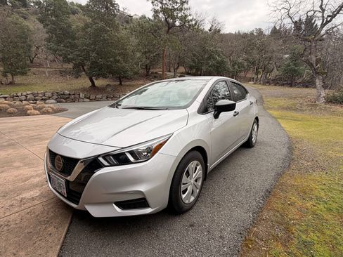 Used 2021 Nissan Versa S image 17