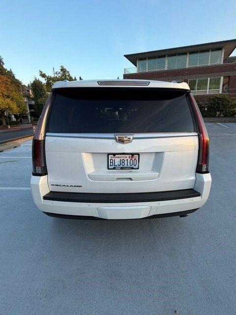 Used 2016 Cadillac Escalade Premium AWD/4WD image 12