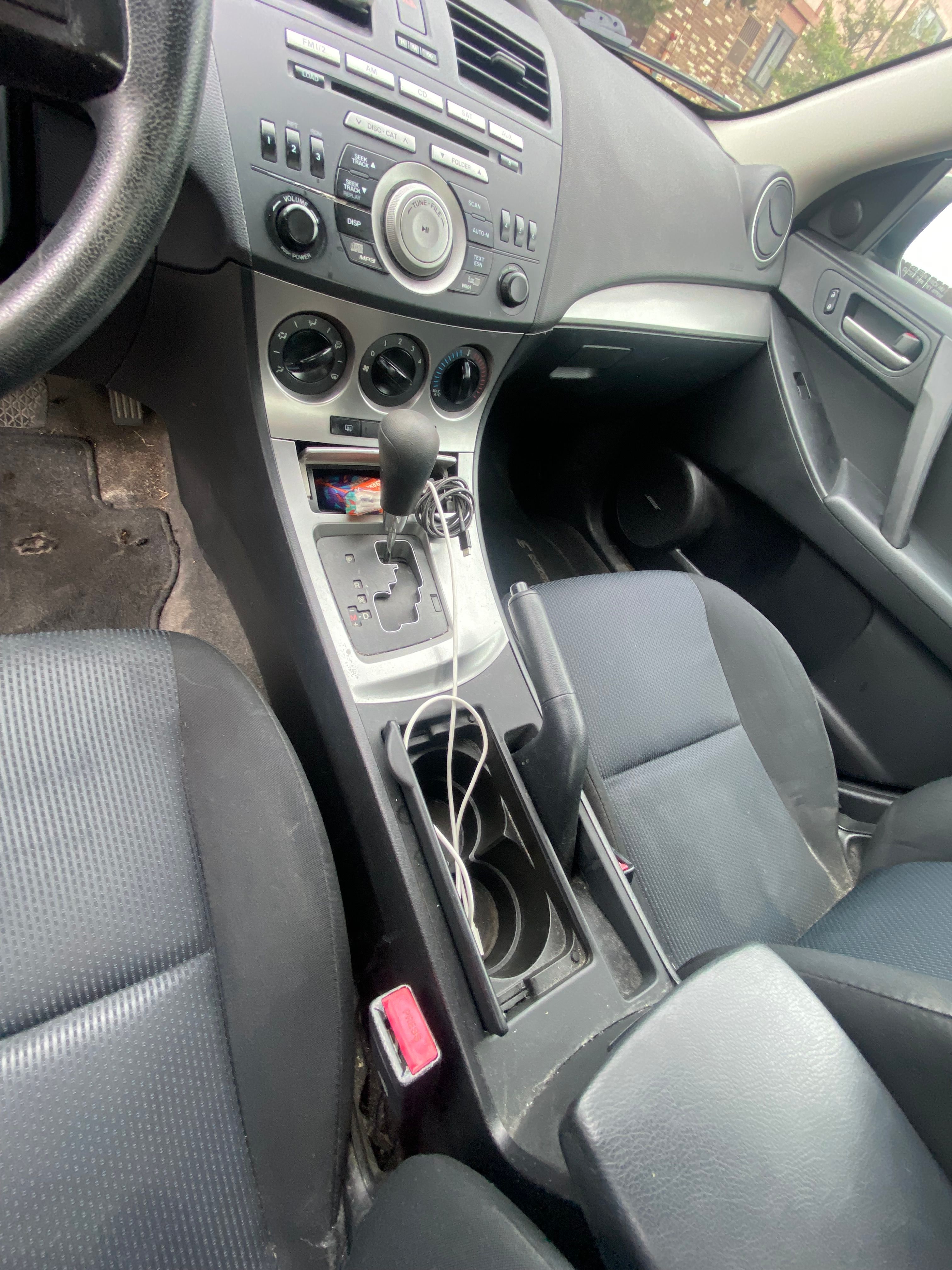 Used 2011 MAZDA MAZDA3 i Touring FWD image 8