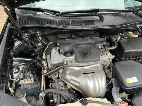 Used 2016 Toyota Camry SE image 12