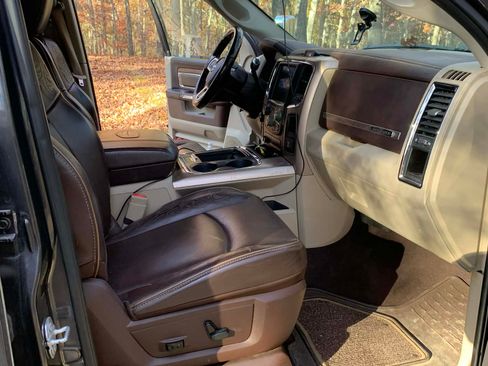 Used 2018 RAM 3500 Laramie Longhorn image 12