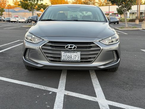 Used 2017 Hyundai Elantra Limited image 10