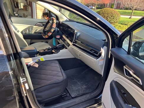 Used 2023 Kia Sportage EX w/ EX Premium Package image 9