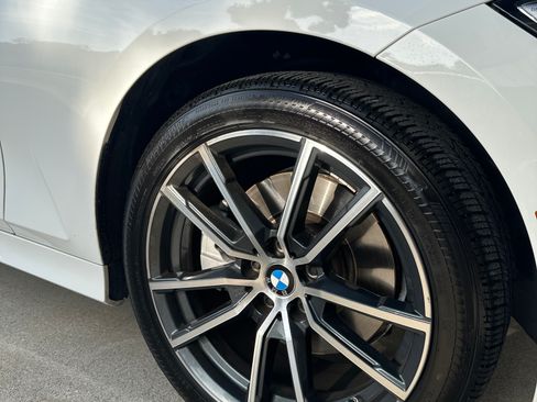 Used 2019 BMW 330i Sedan w/ Premium Package image 4