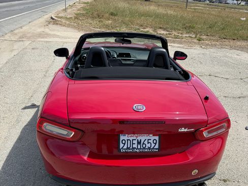 Used 2017 FIAT 124 Spider Classica RWD image 14