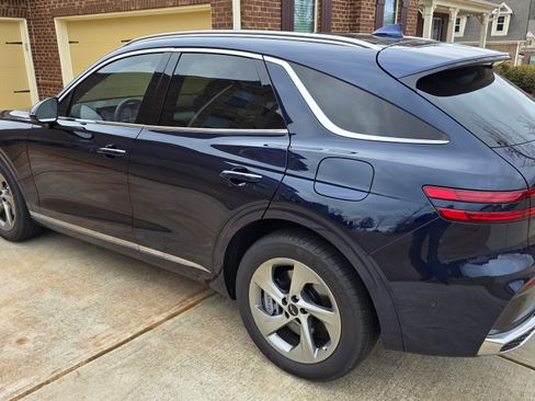 Used 2026 Genesis GV70 2.5T Advanced image 16