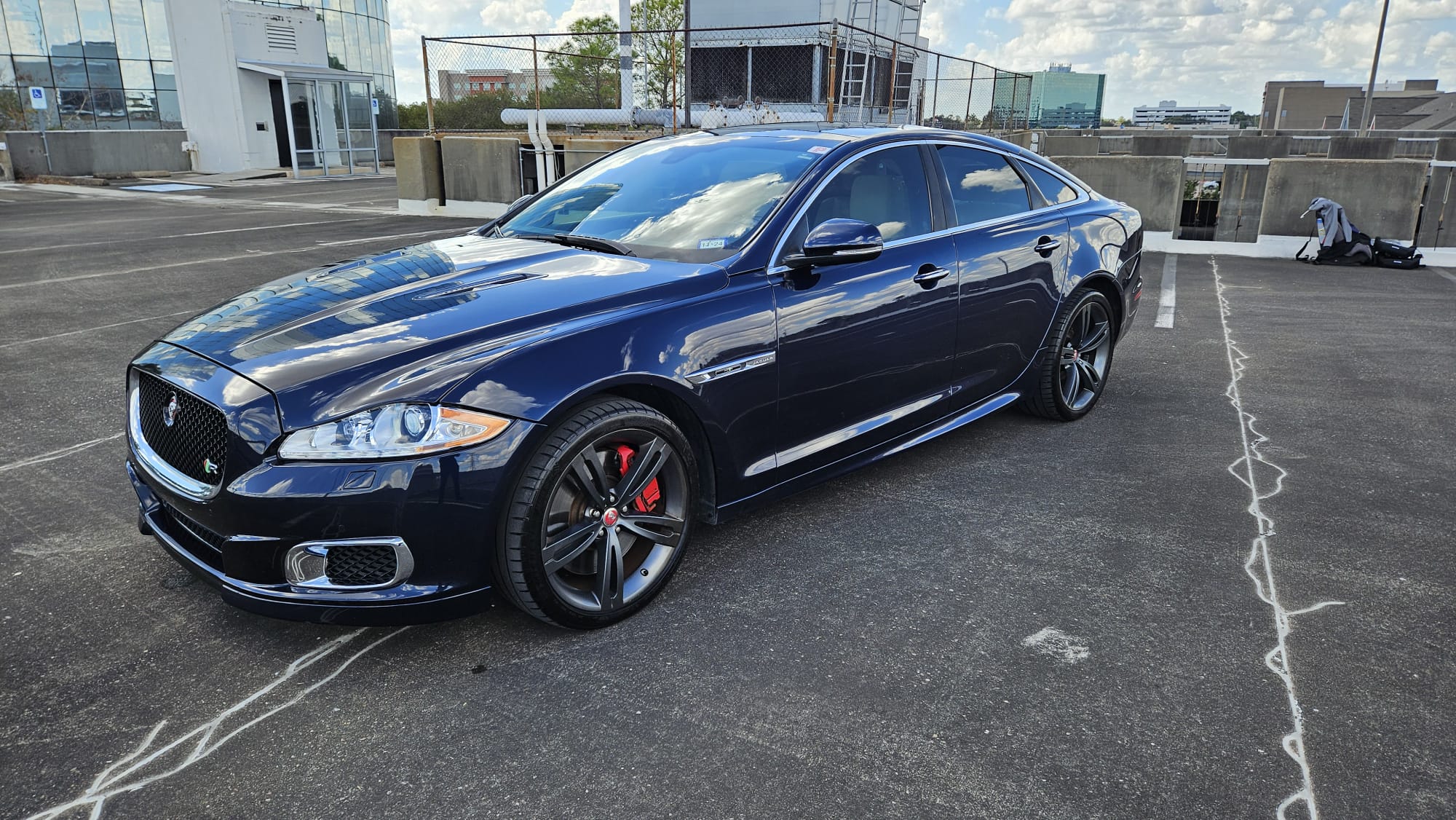 Used 2014 Jaguar XJ R RWD image 1