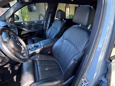 Used 2023 BMW X7 xDrive40i w/ Executive Package image 9