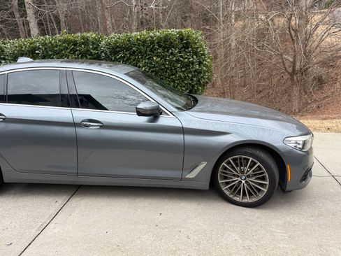 Used 2018 BMW 530i w/ Premium Package image 8