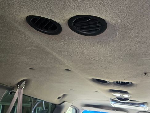 Used 2000 Ford E-150 and Econoline 150 Wagon image 10