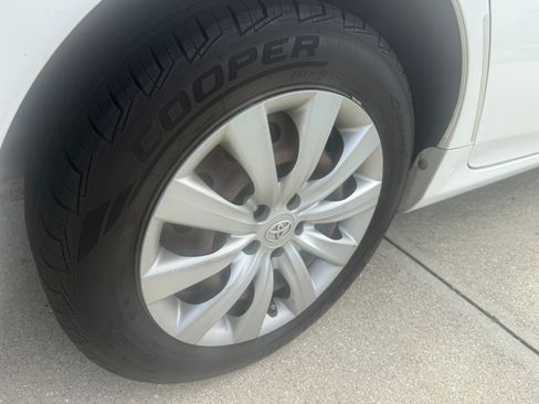 Used 2013 Toyota Corolla LE FWD image 6
