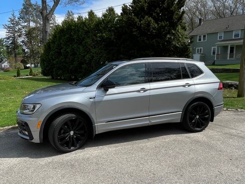 Used 2020 Volkswagen Tiguan SE R-Line image 13