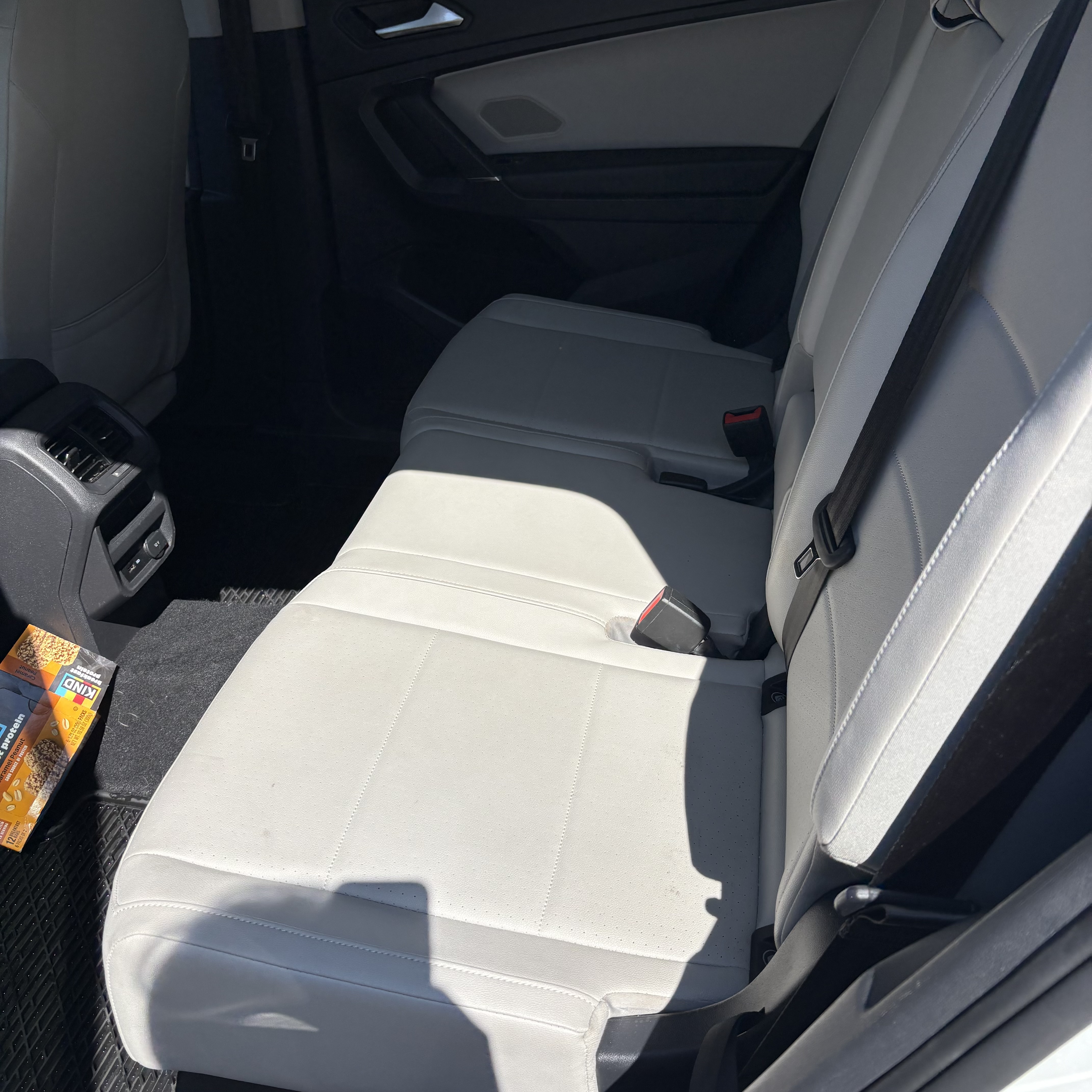Used 2020 Volkswagen Tiguan SE w/ Panoramic Sunroof Package AWD/4WD image 6