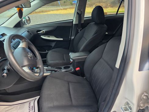 Used 2012 Toyota Corolla S image 5