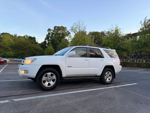 Used 2005 Toyota 4Runner Limited image 2