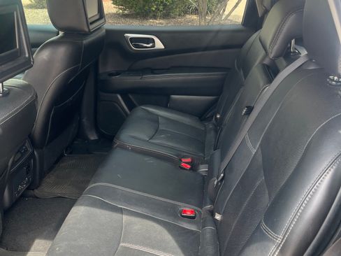 Used 2014 Nissan Pathfinder Platinum w/ Platinum Premium Package image 9
