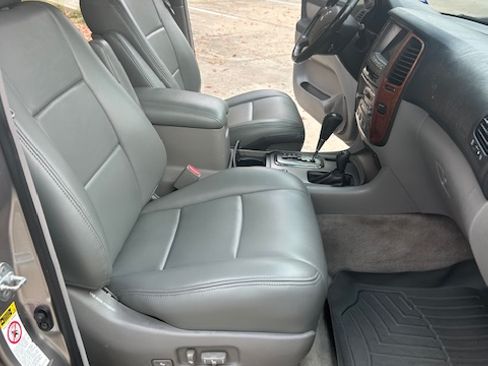 Used 2007 Toyota Land Cruiser image 14