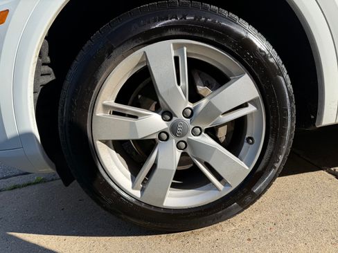 Used 2019 Audi Q5 2.0T Premium Plus w/ Premium Plus Package AWD/4WD image 14