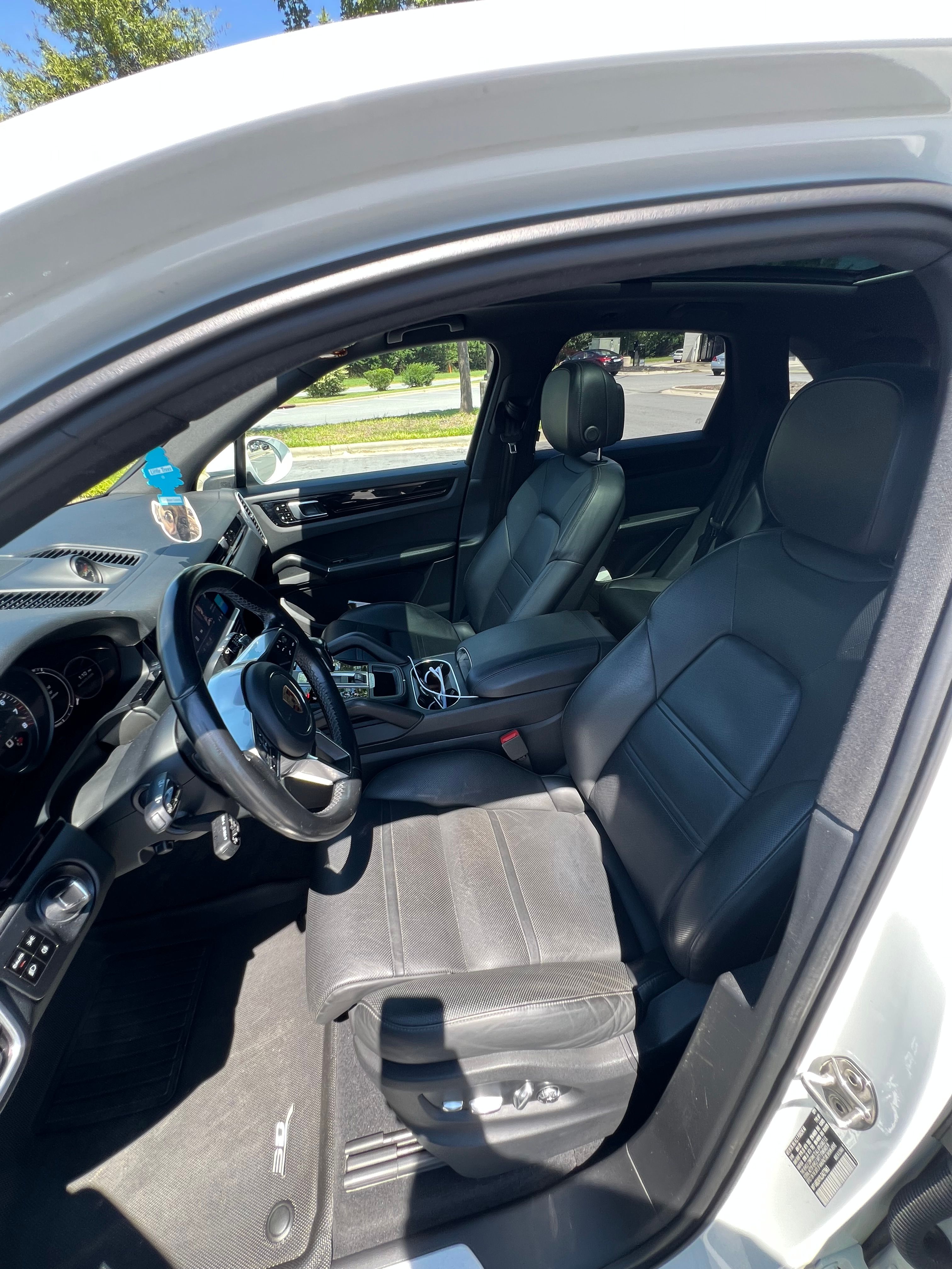 Used 2020 Porsche Cayenne S AWD/4WD image 6