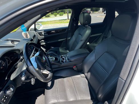 Used 2020 Porsche Cayenne S AWD/4WD image 6