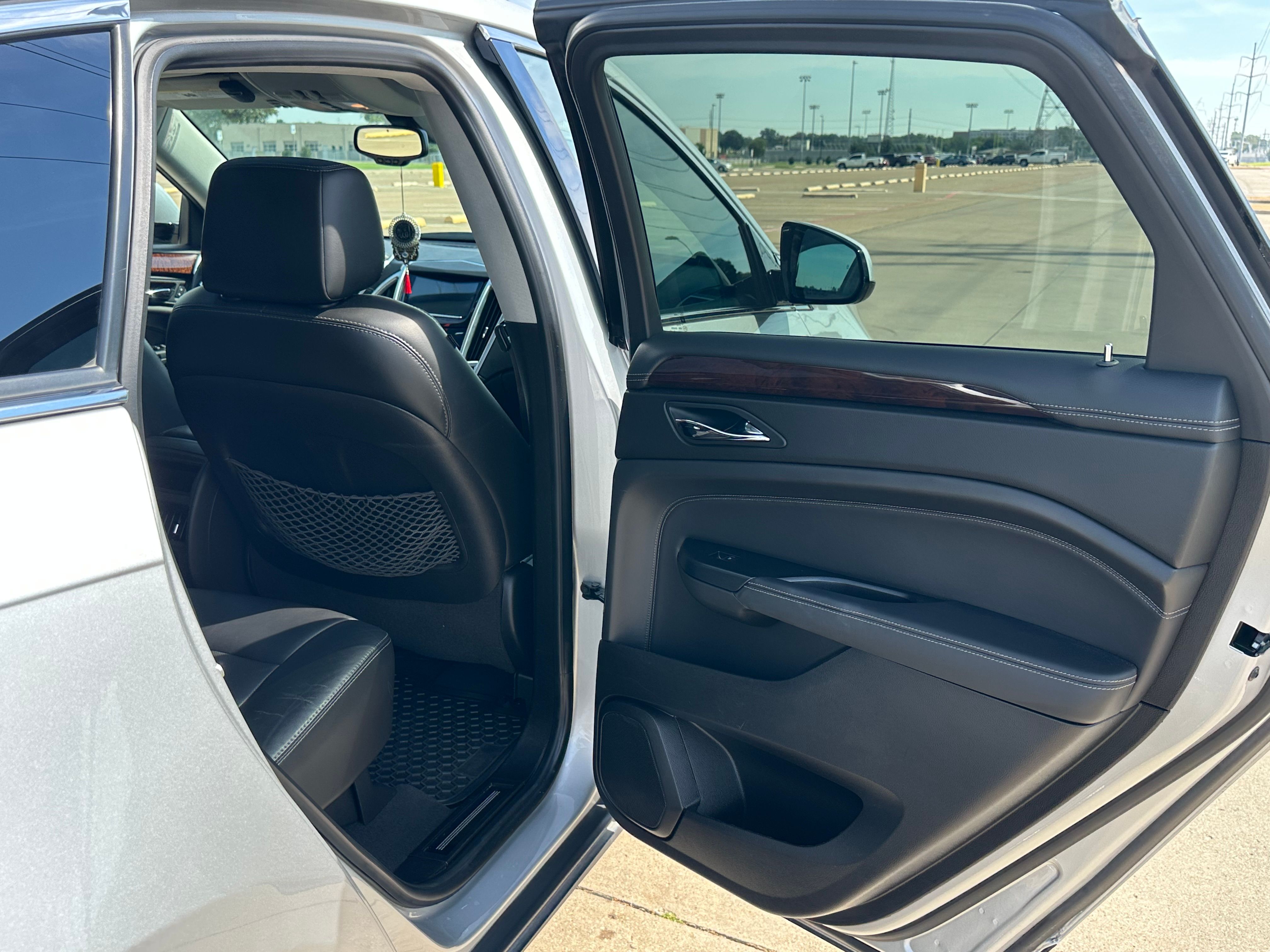 Used 2016 Cadillac SRX Luxury FWD image 17