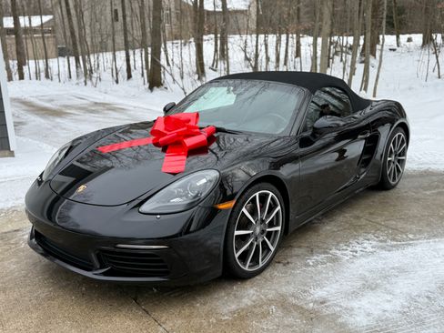 Used 2017 Porsche 718 Boxster image 1