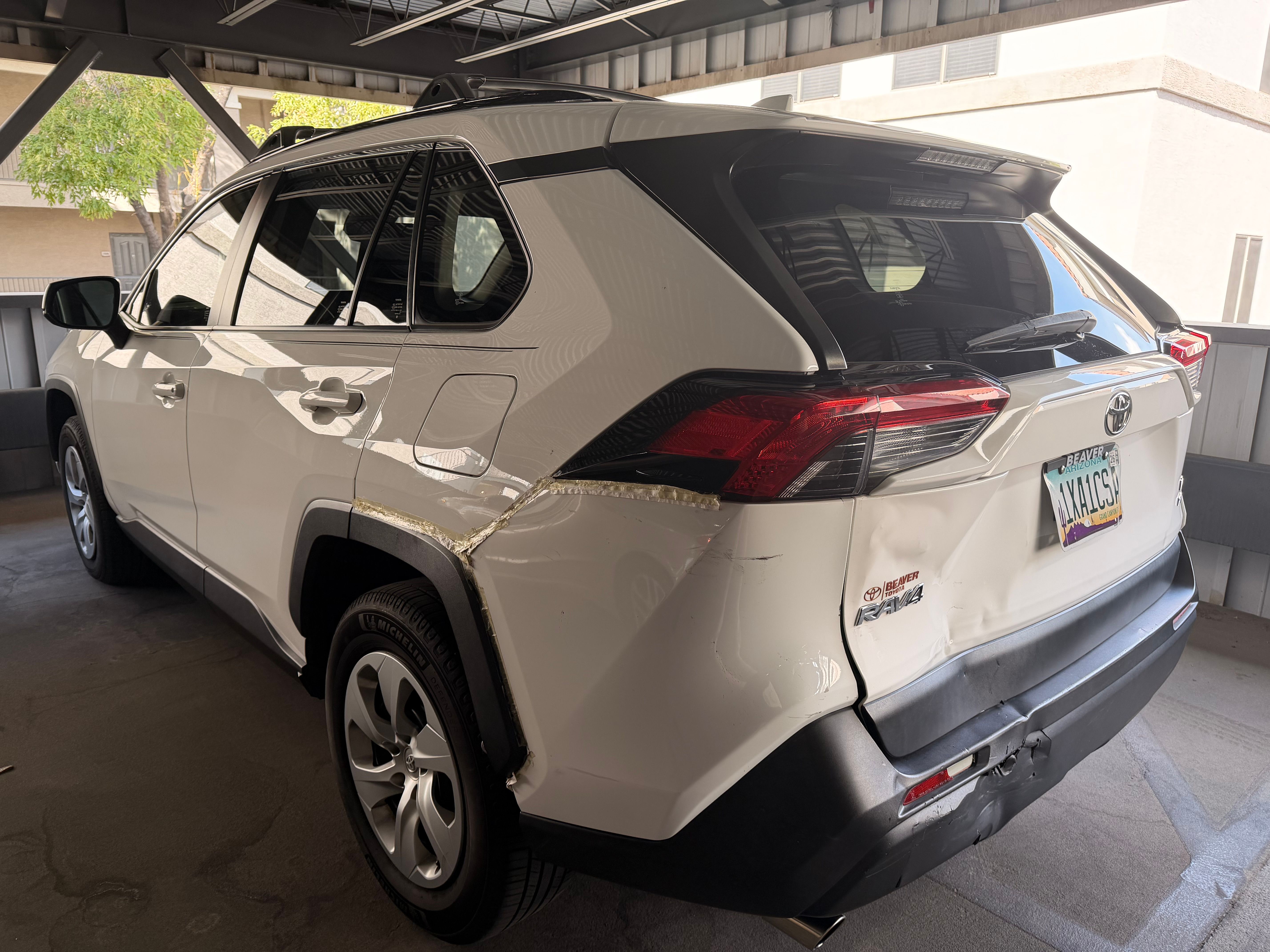 Used 2020 Toyota RAV4 LE AWD/4WD image 14