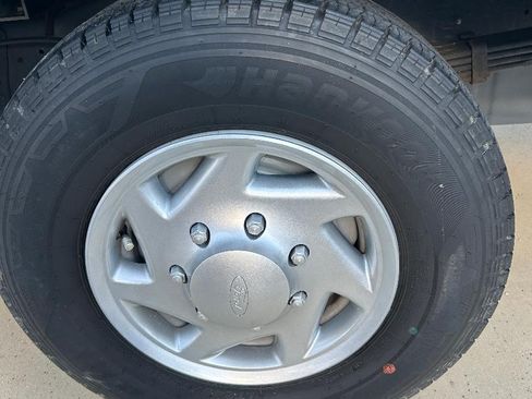 Used 2024 Ford E-350 and Econoline 350 Super Duty w/ Power Windows & Locks Group image 22