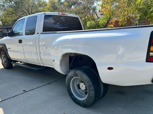 Used 2001 Chevrolet Silverado 3500 Long Bed image 2