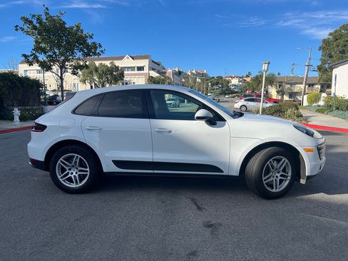 Used 2018 Porsche Macan Sport Edition image 13