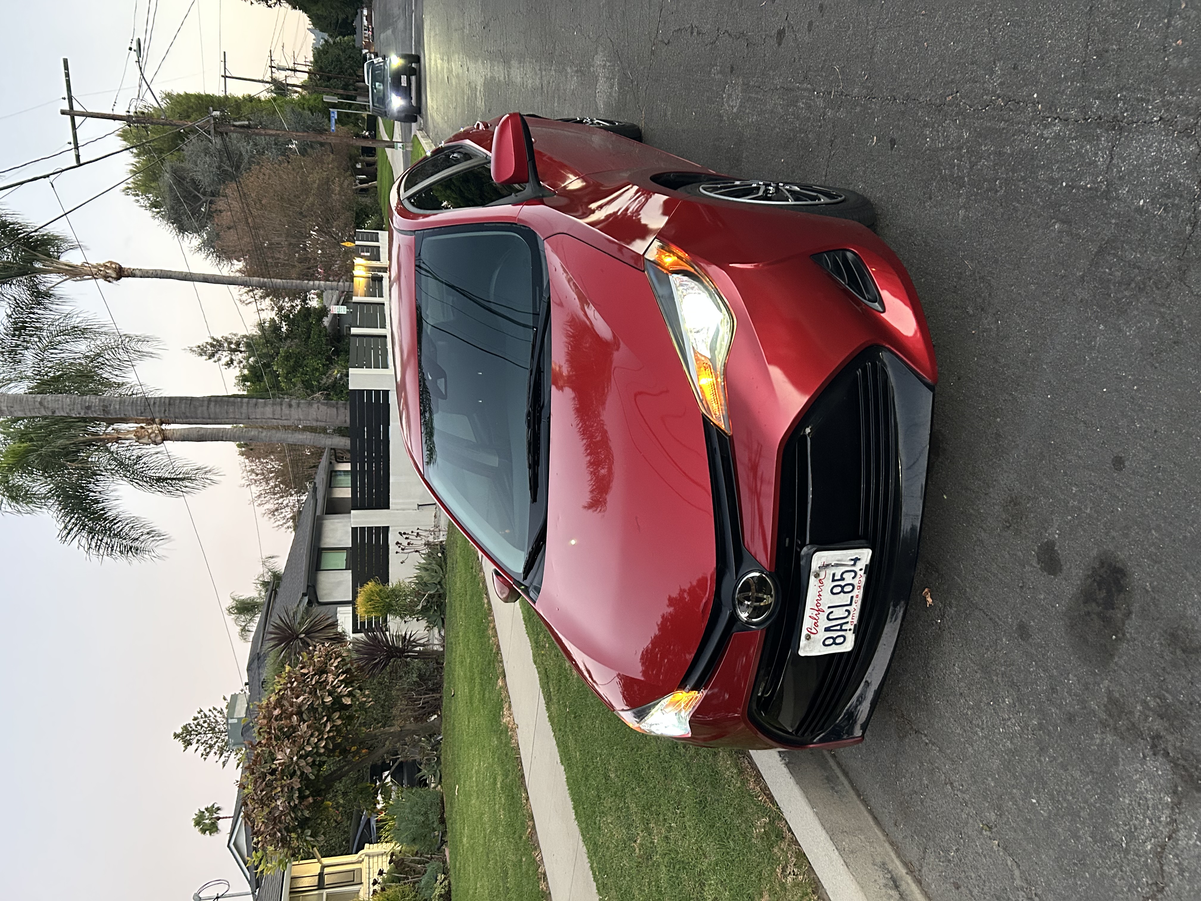 Used 2017 Toyota Corolla LE w/ Carpet Mat Package (TMS) FWD image 9