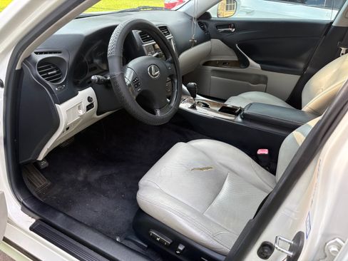 Used 2009 Lexus IS 250 RWD image 12