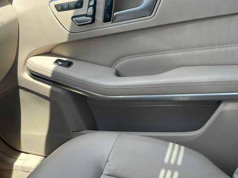 Used 2014 Mercedes-Benz E 350 4MATIC Sedan image 13