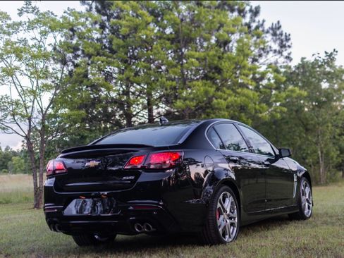 Used 2017 Chevrolet SS RWD image 4