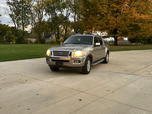 Used 2008 Ford Explorer Sport Trac Limited image 13