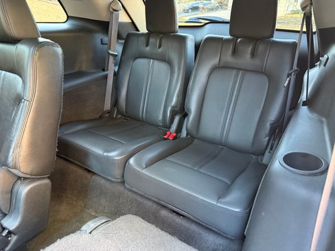 Used 2010 Lincoln MKT 2WD image 17