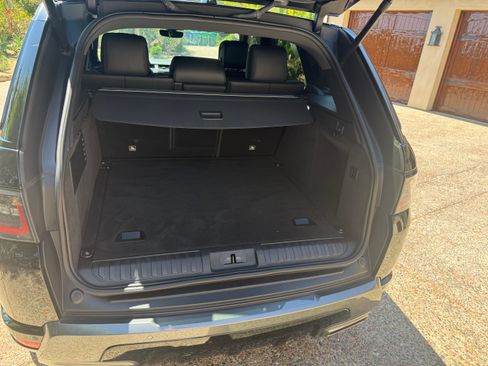 Used 2019 Land Rover Range Rover Sport HSE AWD/4WD image 16