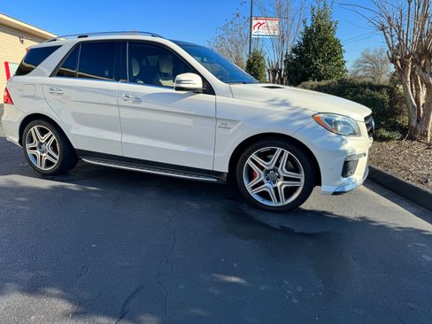 Used 2014 Mercedes-Benz ML 63 AMG 4MATIC image 8