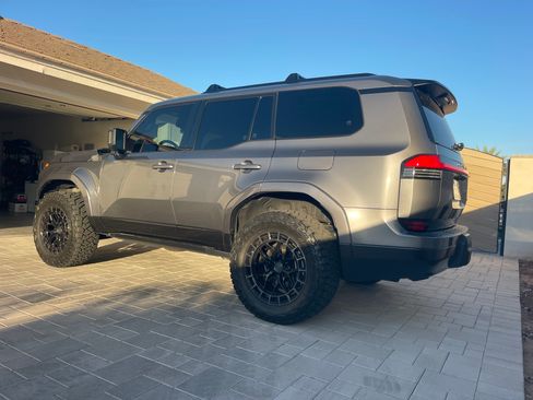 Used 2025 Lexus GX 550 image 5