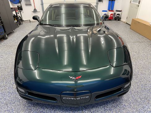 Used 2000 Chevrolet Corvette Coupe w/ Roof Pkg image 1