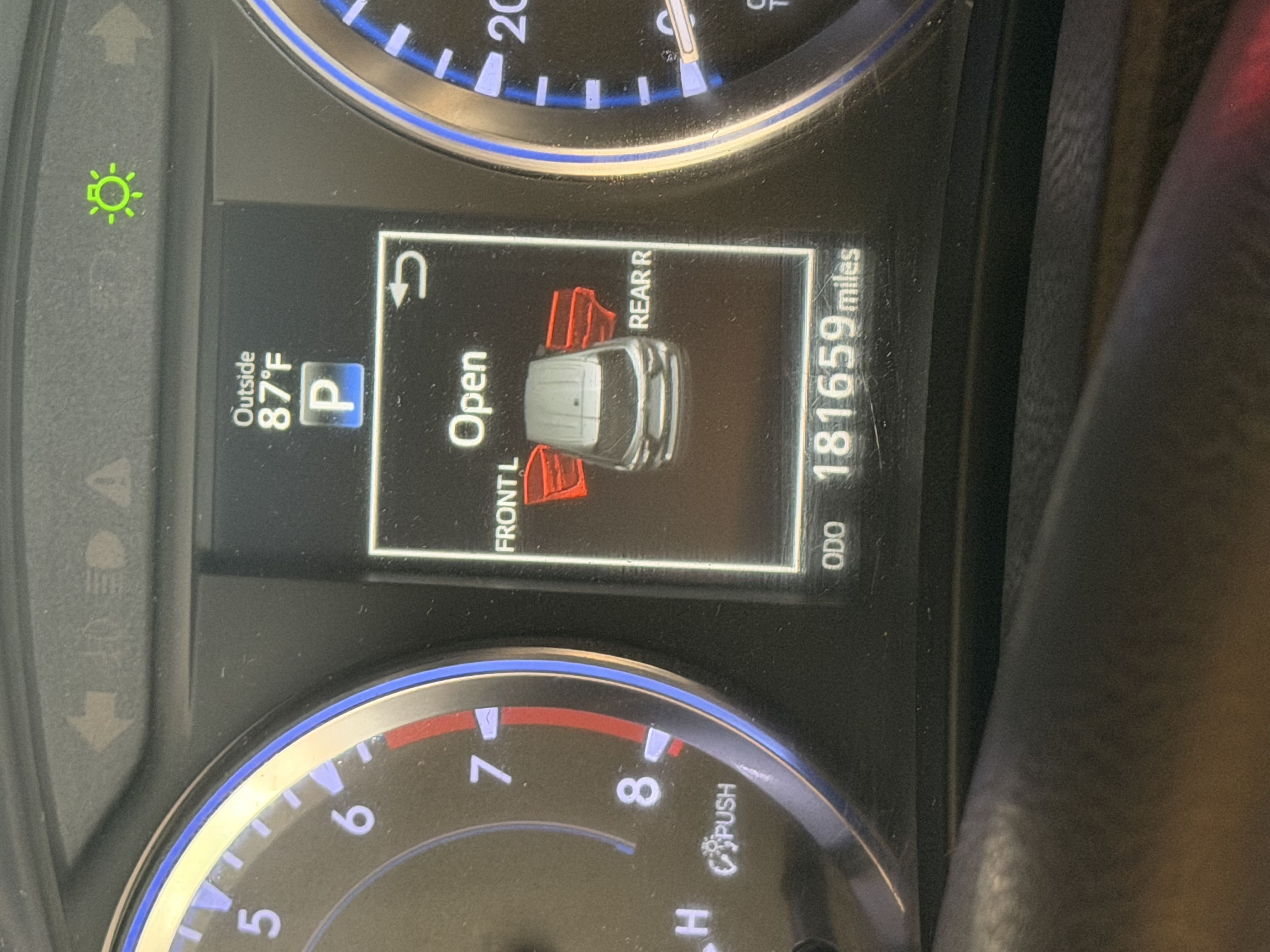 Used 2014 Toyota Highlander XLE FWD image 13