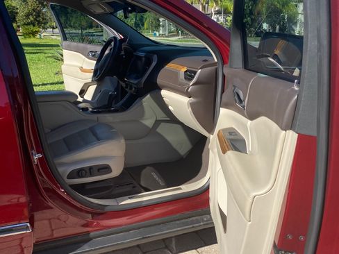 Used 2017 GMC Acadia Denali w/ Technology Package image 20